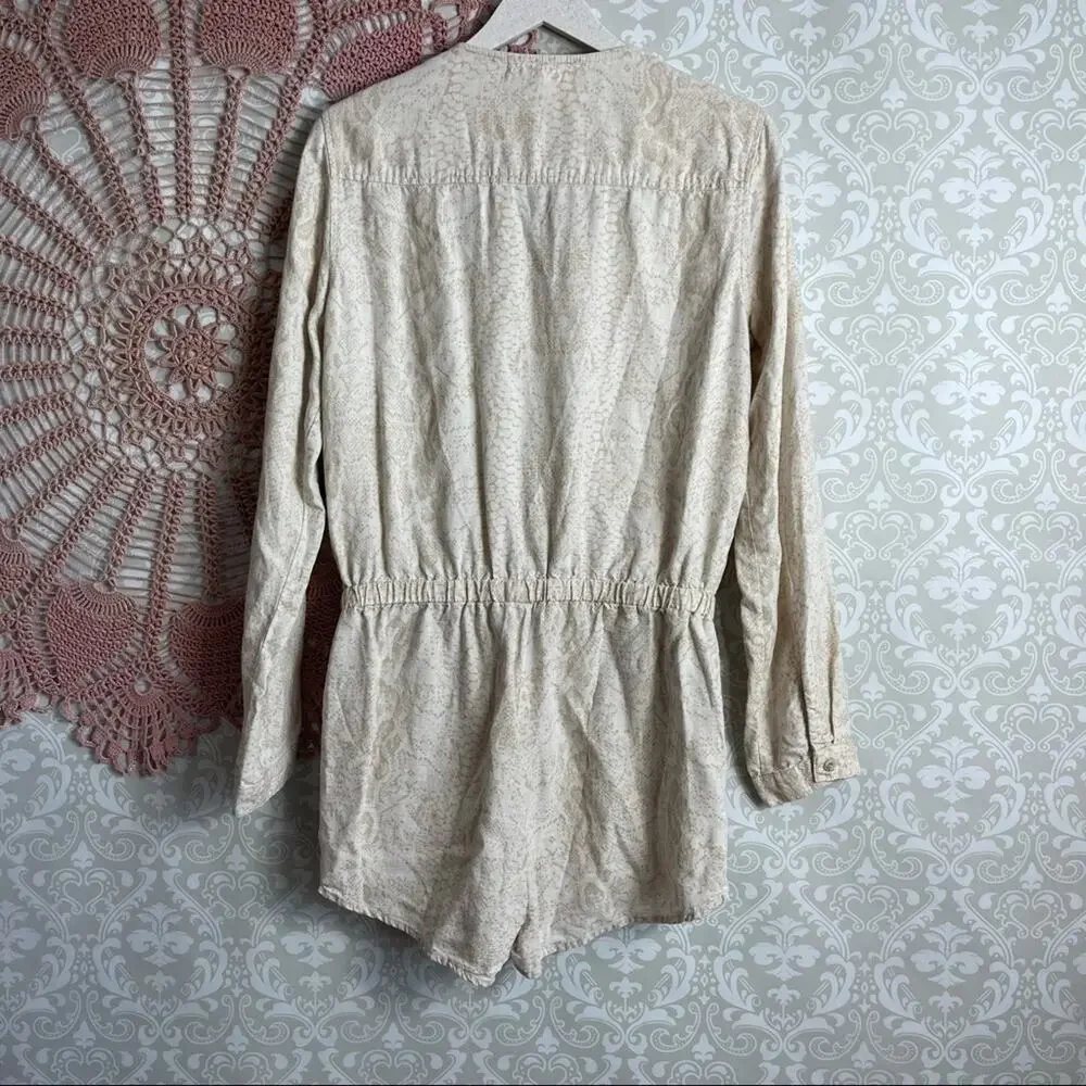 5/$30 Anthropologie Cloth and Stone Snake Print Romper S